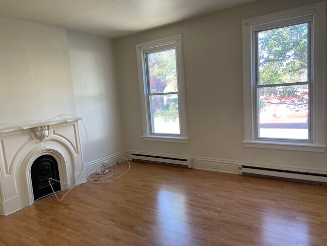 Foto del edificio - 1300 6th Ave