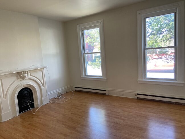 Building Photo - 1300 6th Ave