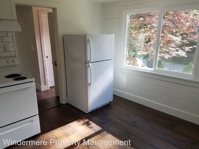 Foto del edificio - 2 br, 1 bath House - 2446 Marine Drive