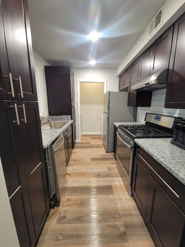 Primary Photo - 2292 Wellington Cir