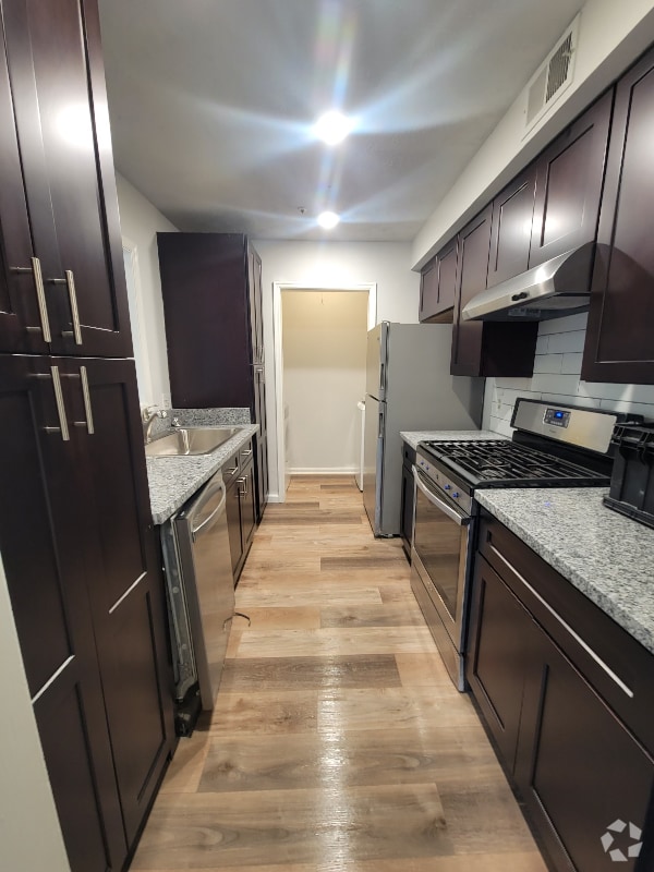 Building Photo - 2292 Wellington Cir