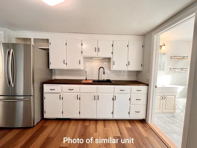 Building Photo - 5 Hamel Ave