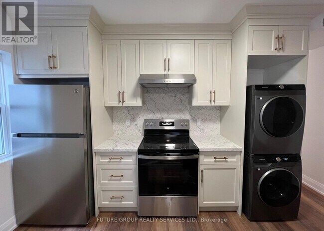 Photo du bâtiment - 4876-4876 Simcoe St