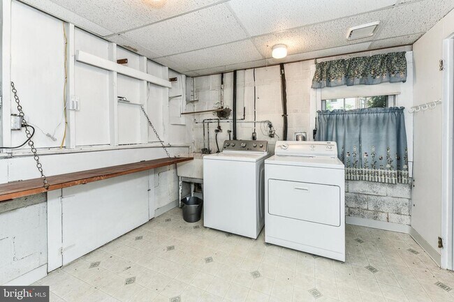 Foto del edificio - 1322 Deep Run Ln