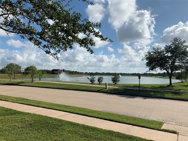 Foto del edificio - 2516 Brittany Lakes Dr