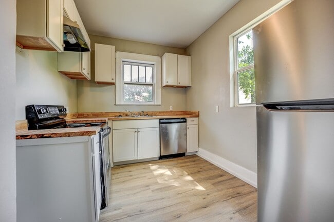 Foto del edificio - Freshly Updated 2 Bedroom House