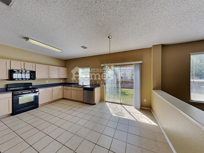 Building Photo - 904 Gillon Drive