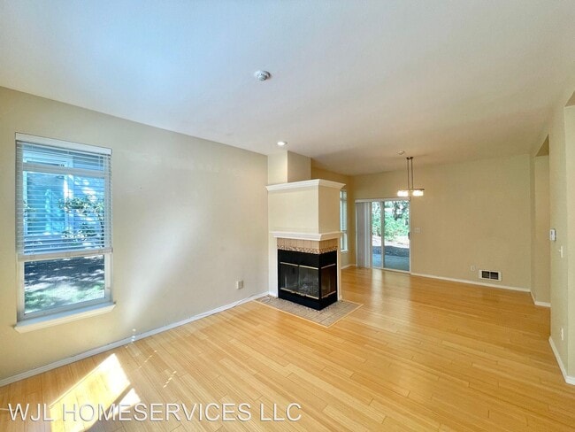 Building Photo - 3 br, 2.5 bath House - 18003 NE 93rd Ct Un...