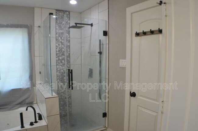 Building Photo - 9837 Fabiola Dr