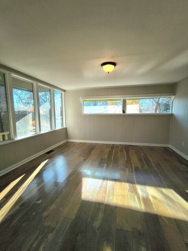 Foto del edificio - Updated 2br/1ba Oak Ridge bungalow