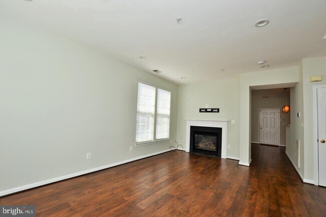 Building Photo - 43048 Zander Terrace