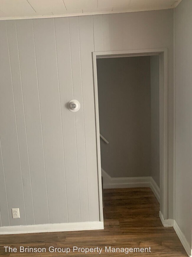 Building Photo - 4 br, 1.5 bath House - 407 Lawrence Street