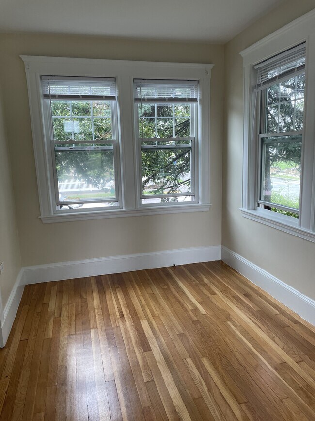 Foto del edificio - 218 Linwood Ave