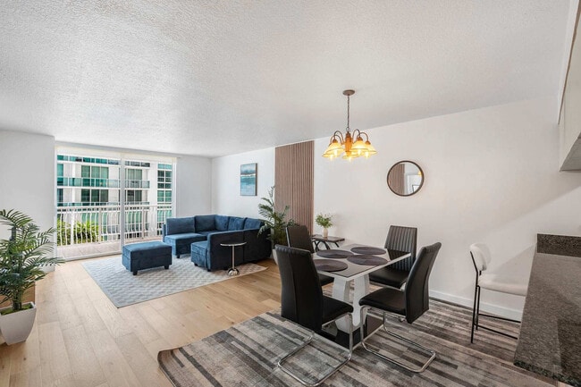 Building Photo - 1200 Brickell Bay Dr