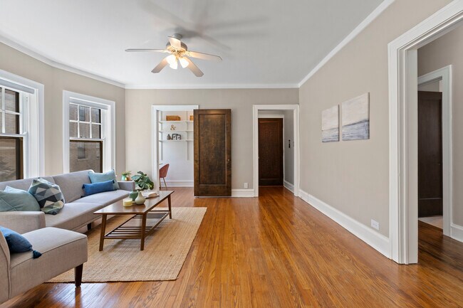 Building Photo - 817 Judson Ave