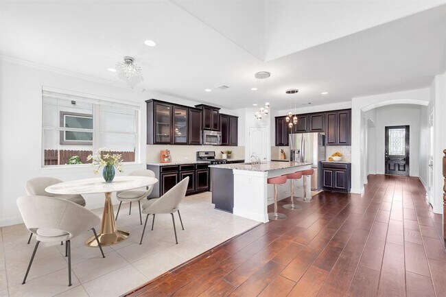 Building Photo - 5724 Siragusa Dr