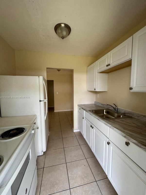 Foto del edificio - 151 NW 164th St