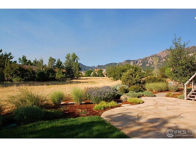 Building Photo - 5 Bed 4 Bath South Boulder Home Backs to O...