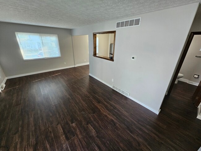 Building Photo - 126 Mossman Ave