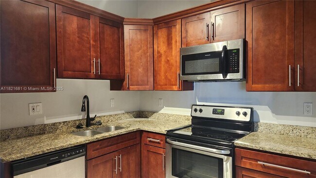 Foto del edificio - 3243 NW 203rd Ln