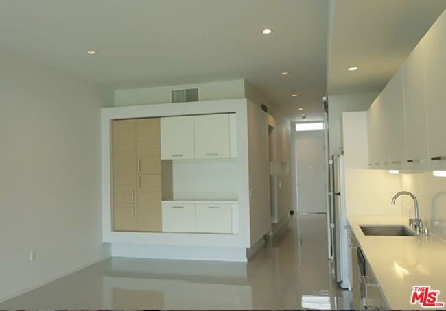 Foto del edificio - 1107 Venice Blvd.