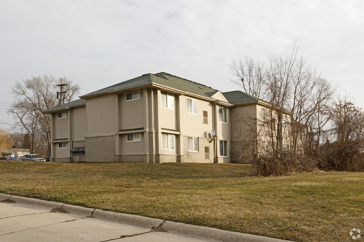 Building Photo - Hines View Apts