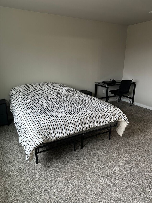 Foto principal - 2251 Ridgewood Dr