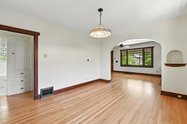 Foto del edificio - 449 S High St