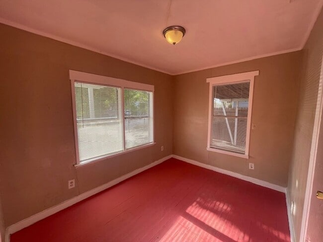 Building Photo - 4613 Yolanda Dr