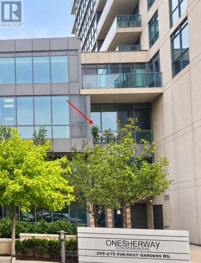Building Photo - 215 Sherway Gardens Rd