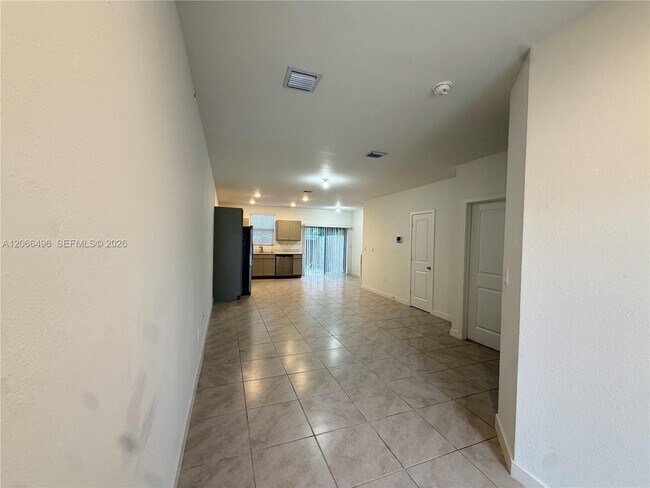 Foto del edificio - 390 NE 12th St