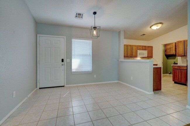 Foto del edificio - 15509 Lilly Garden Ln