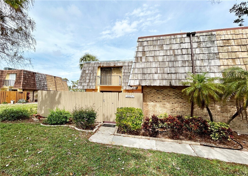 Primary Photo - 1607 Park Meadows Dr