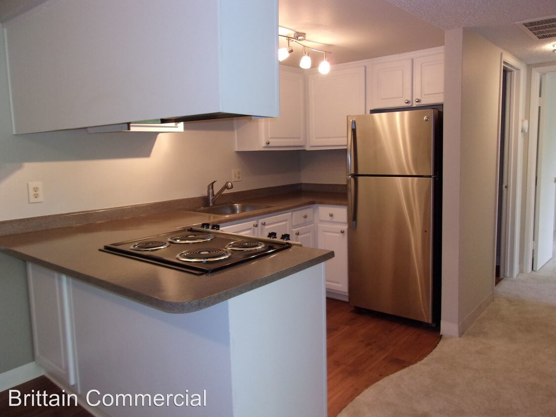 Primary Photo - 4900 Stamas Ln