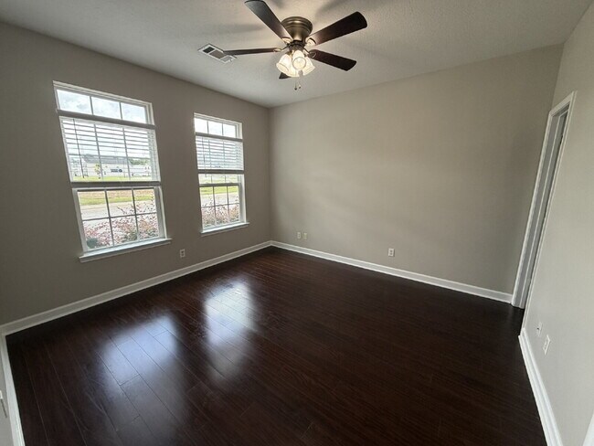 Foto del edificio - Town House For Rent