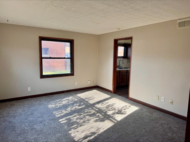 Foto del edificio - 1135 Saxe Ave