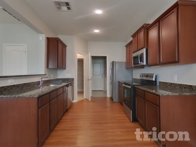 Building Photo - 216 Elm Patch Dr