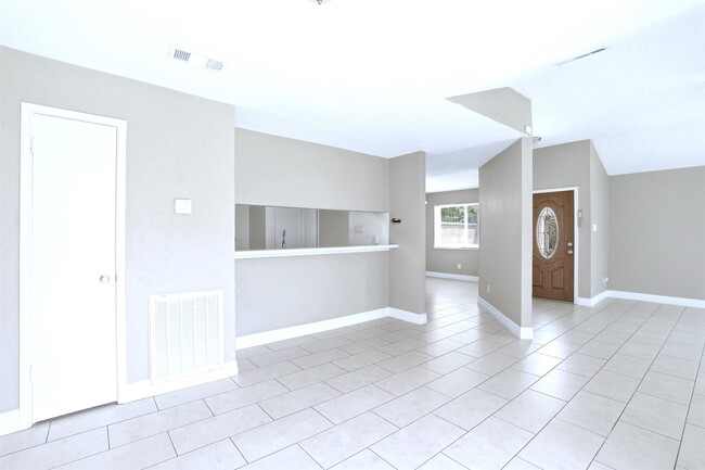 Building Photo - 7502 Addicks Clodine Rd
