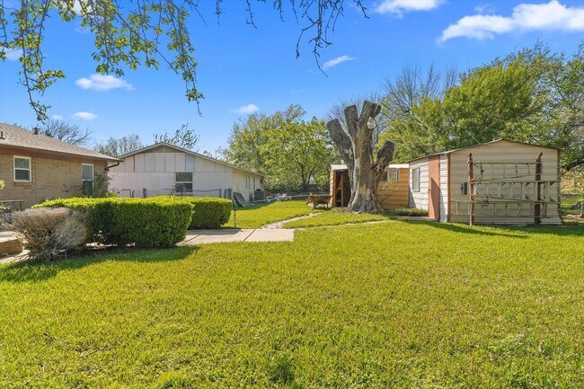 Foto del edificio - 3229 Oak Timber Dr