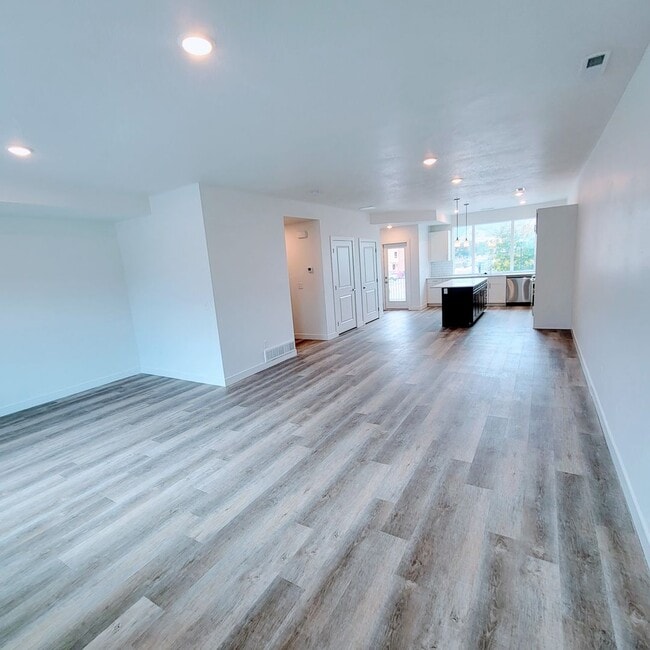 Photo - Phenomenal GORGEOUS HOME!!