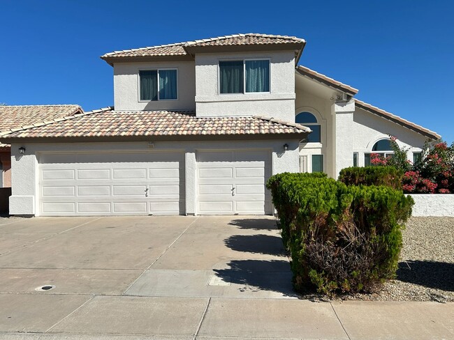 MUST SEE HOME IN AVONDALE WITH POOL! - MUST SEE HOME IN AVONDALE WITH POOL!