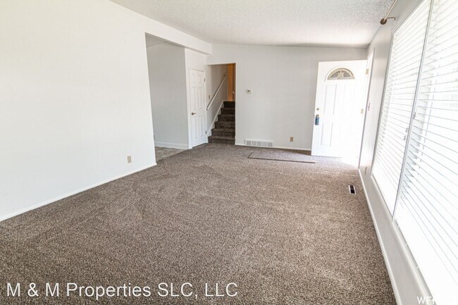 Building Photo - 3 br, 2 bath House - 1383 E Greenfield Ave