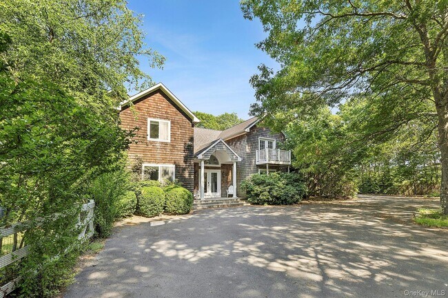 Foto del edificio - 9 Rosebud Ln