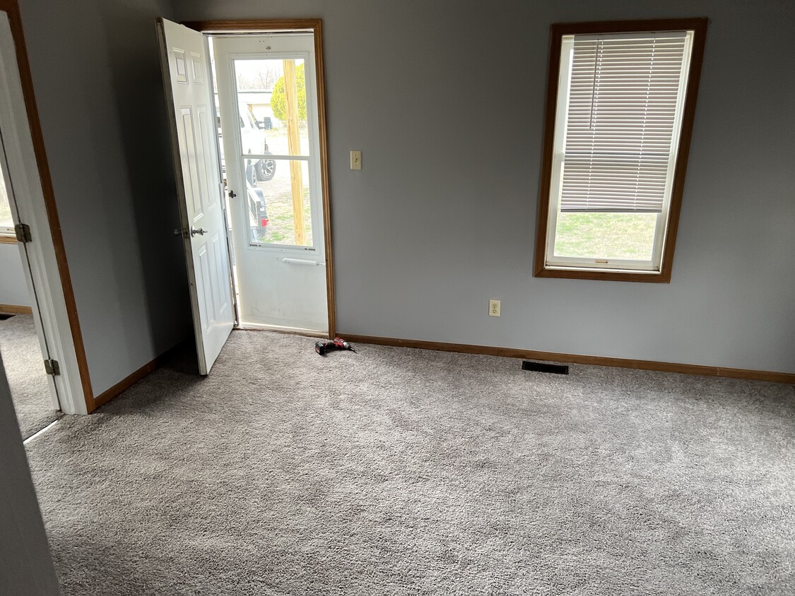 Front door - 325 E Avenue C