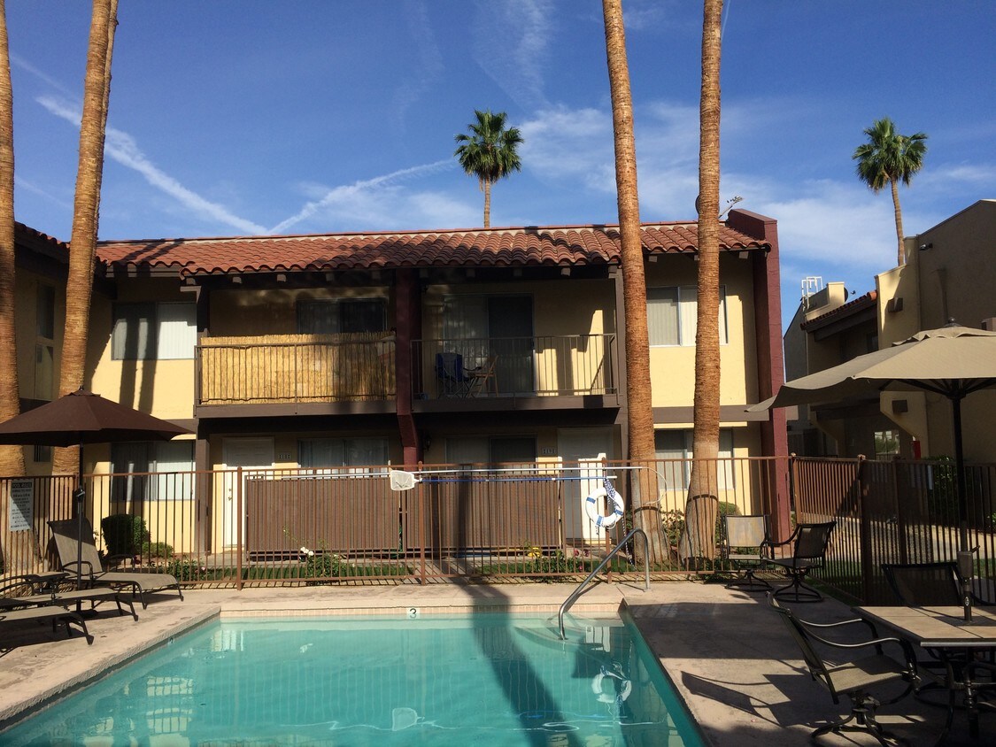 Foto principal - 51020 Eisenhower Dr