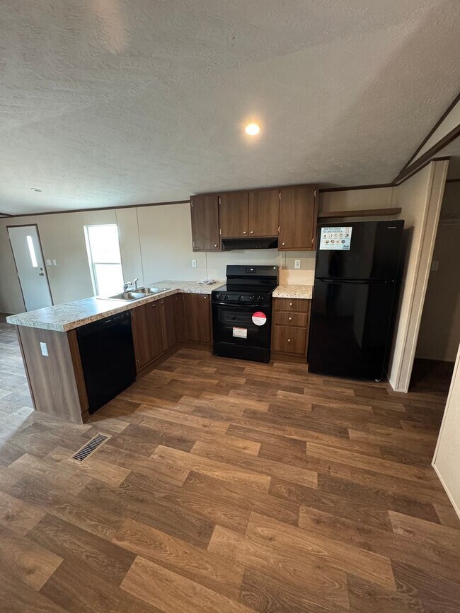 Foto del edificio - Bright & Carpet-Free 3BR/2BA Tucson Rental Home with Spacious Kitchen