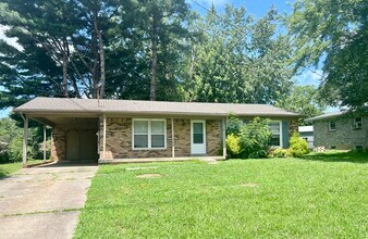 Building Photo - 144 Redbud Dr