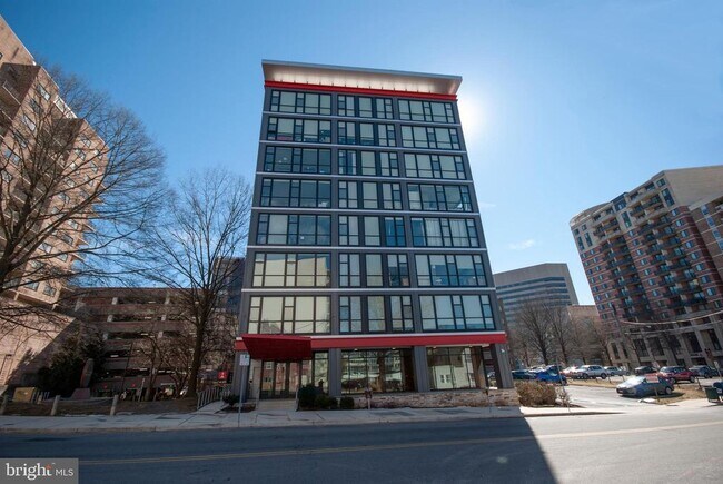 Foto del edificio - 1320 Fenwick Ln