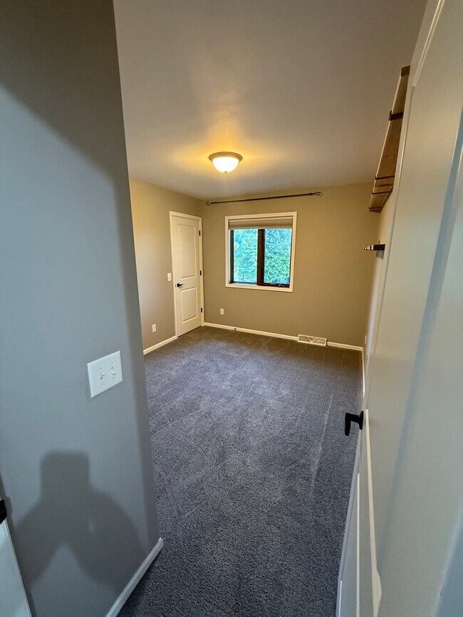 Building Photo - 500 W Mohawk Trail