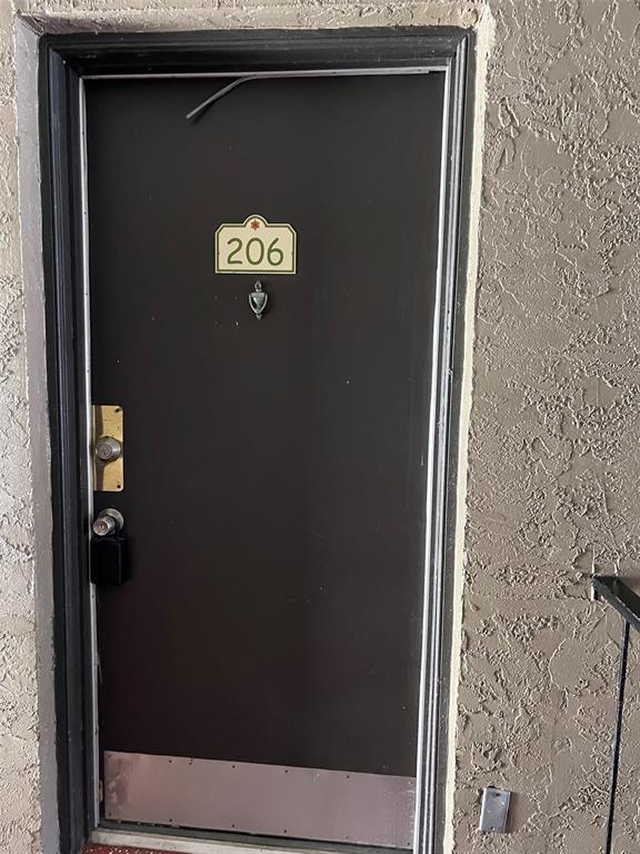 Foto del edificio - 325 Wymore Rd